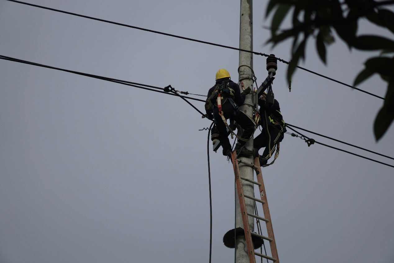 Cài đặt mạng FTTH: Kết nối sợi quang tốc độ cao